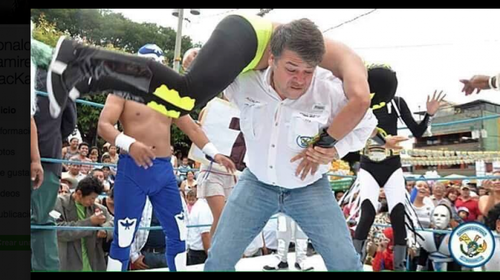 Edwin Escobar reta a ganador de pelea entre Neto y "Tres Kiebres"