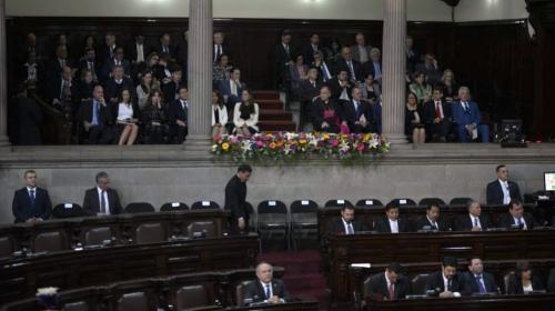 Las sillas vacías en el Congreso y los invitados que no llegaron