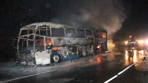 Video: así se incendió un bus en Palín, Escuintla