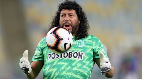 Así quedó Higuita al cumplir su apuesta de cortarse el cabello