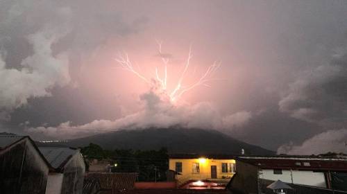 Videos de la tormenta eléctrica que sorprendió a los guatemaltecos