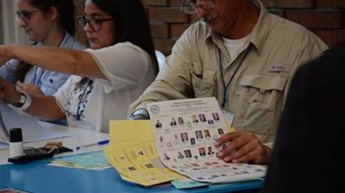 Ciudadanos se manifiestan en contra de candidatos al Parlacen