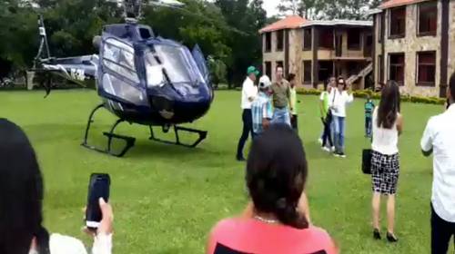 Sandra Torres llega en helicóptero a actividad en Chiquimula