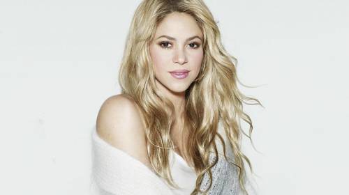 La foto de Shakira jugando con un delfín causa polémica