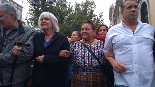 Rigoberta Menchú se solidariza con Chile en medio de represión