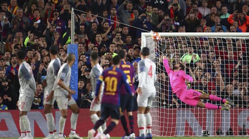 Los dos golazos de tiro libre de Messi desde todos los ángulos