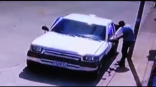 Video: En menos de un minuto se roba un picop estacionado