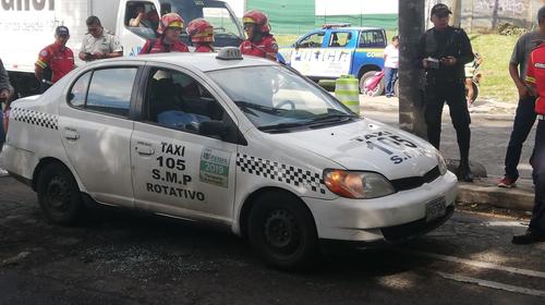 Ataque armado contra un taxi deja dos fallecidos