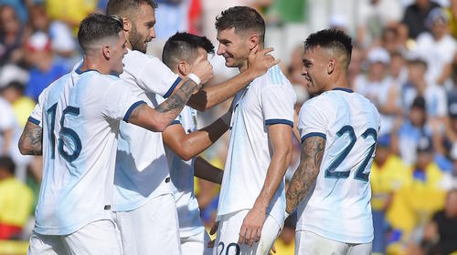 Argentina golea a Ecuador sin tener a Messi en la cancha