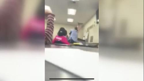 Filtran video de maestro que ahorca a un estudiante