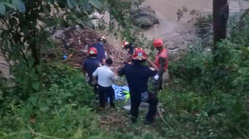 Localizan cadáver de niño arrastrado por un río en Alta Verapaz