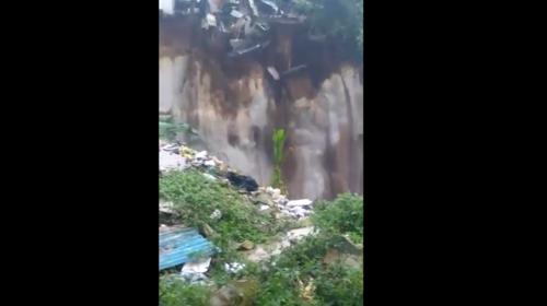 Pobladores en Peronia captan aterrador deslizamiento por lluvias