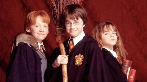 Escuela prohíbe libros de Harry Potter a sugerencia de exorcistas