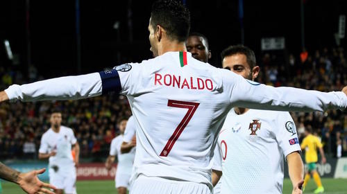 Cristiano marca cuatro goles y sigue brillando con Portugal