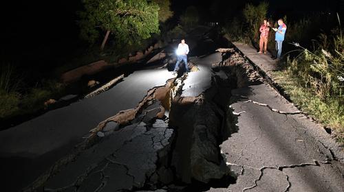 Las enormes grietas abiertas por un terremoto en Pakistán 