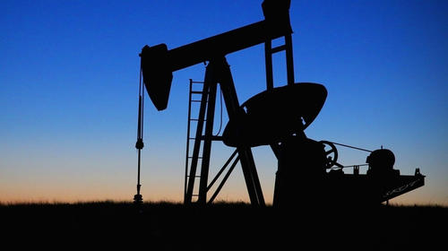 Precio del petróleo aumenta tras afirmaciones de Donald Trump