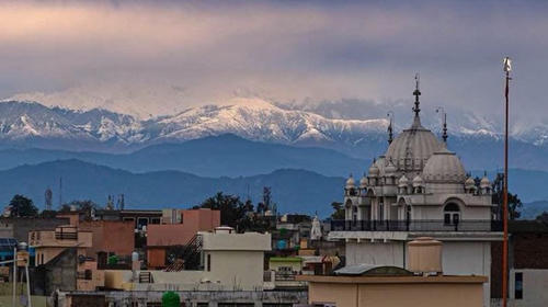 Baja la contaminación en India y permite ver cumbre del Himalaya