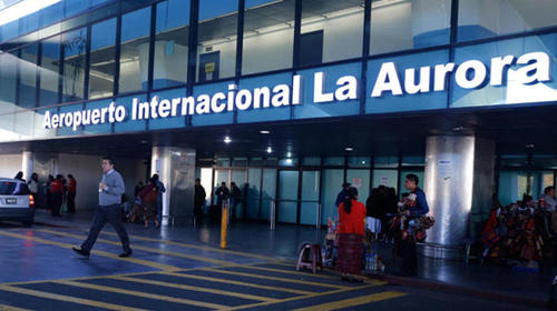Agente de seguridad del Aeropuerto La Aurora tiene coronavirus