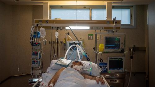 Médicos creen que respiradores podrían dañar a algunos pacientes 