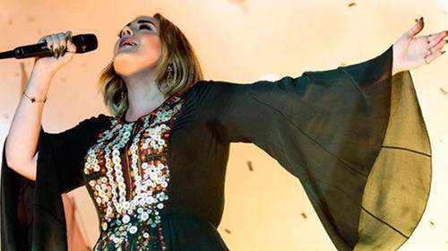 Adele está irreconocible con un nuevo y radical cambio de look