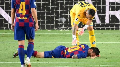 La brutal patada de Koulibaly a Messi que preocupó al Barcelona