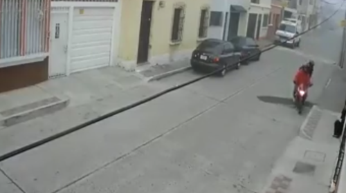 Captan en video a "motoladrones" en pleno robo en la zona 1