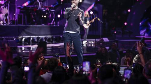 Maroon 5 enfurece a seguidores tras presentación en Viña del Mar