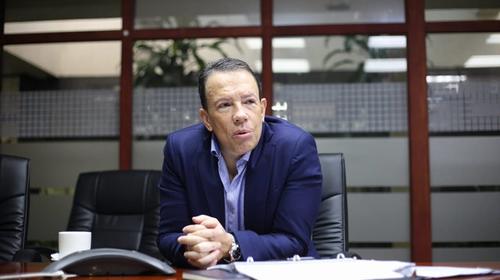 Asaltan al ministro de Finanzas, Álvaro González Ricci