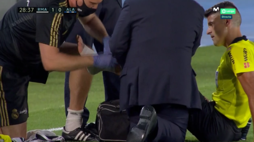 Árbitro sufre lesión en el partido entre Real Madrid y Alavés