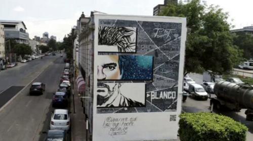 Mural de Ricardo Arjona destaca en edificio de México