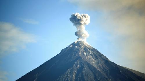 Curiosas fumarolas fueron captadas en el Volcán de Pacaya