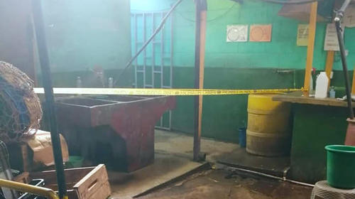 Hallan el cuerpo sin vida de anciano en mercado de Amatitlán