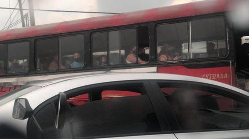 Captan bus rojo con pasajeros en Mixco, pese a prohibición