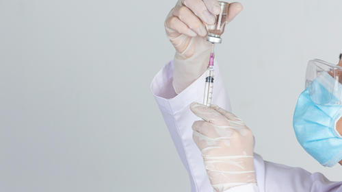 Laboratorio iniciará ensayos de vacuna contra Covid-19 en humanos