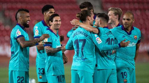 Barcelona golea al Mallorca en su regreso a La Liga