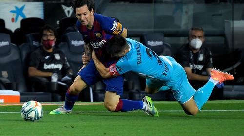 Messi guía al Barcelona en su victoria contra el Leganés