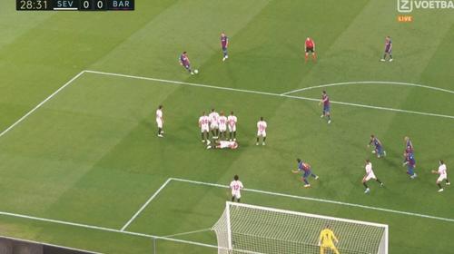 La muralla "Anti-Messi" que evitó un golazo de tiro libre