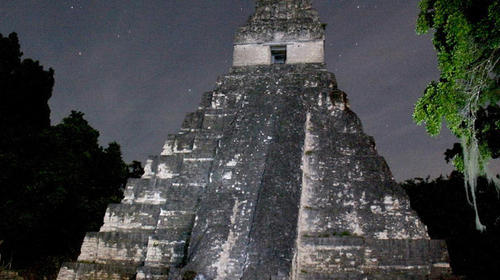 Guardaparques de Tikal capta en video un aullido desconocido
