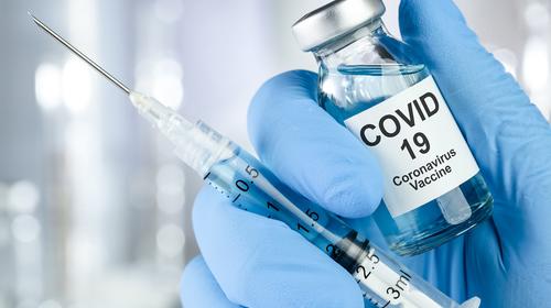 Prueban varias vacunas contra el Covid-19 en miles de personas 