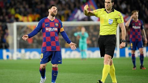 El pisotón de Messi que el árbitro no marcó y desató la polémica