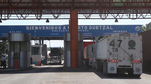 Sindicalistas de la Portuaria Quetzal piden "Bono por Calamidad"