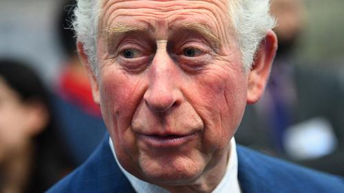 Príncipe Carlos abandona el aislamiento por coronavirus