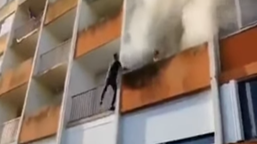 Salvan a un adulto mayor de un edificio en llamas en Francia