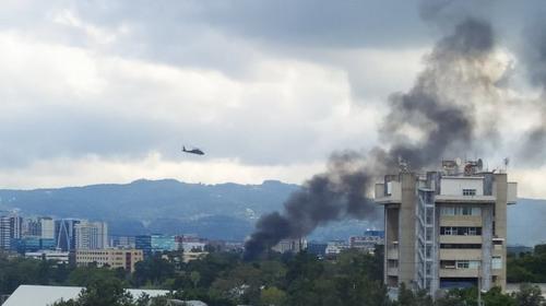 URGENTE: Avioneta cae en la zona 9 este domingo 