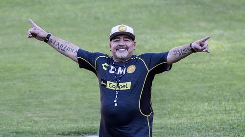 Maradona: Las glorias y  tropiezos en la vida del "10" argentino