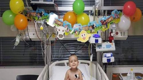 Niño de dos años vence la leucemia y gana la batalla al Covid-19