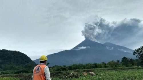 MP pide citar a Sergio Cabañas por tragedia del volcán de Fuego 
