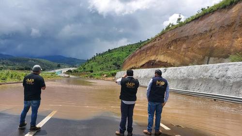 MP inspecciona inundación en el Libramiento por supuesto sabotaje