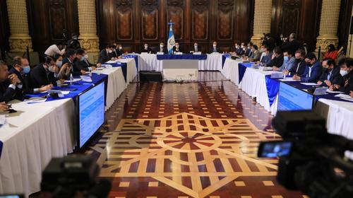 Guatemala firmó acuerdos de confidencialidad por cuatro vacunas