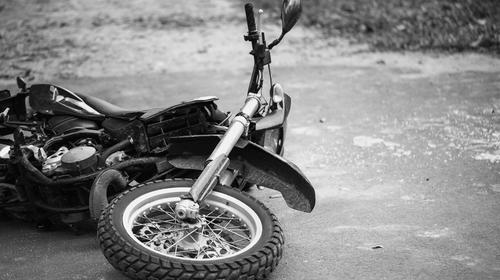 Investigan muerte de motorista en calzada Atanasio Tzul